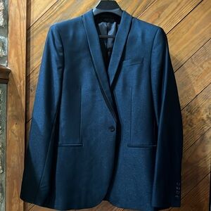 Elegant Black Blazer with Button Detail